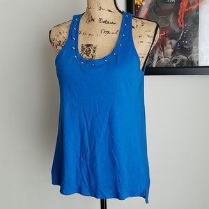 Express Hi-Lo Tank w Grommet Details